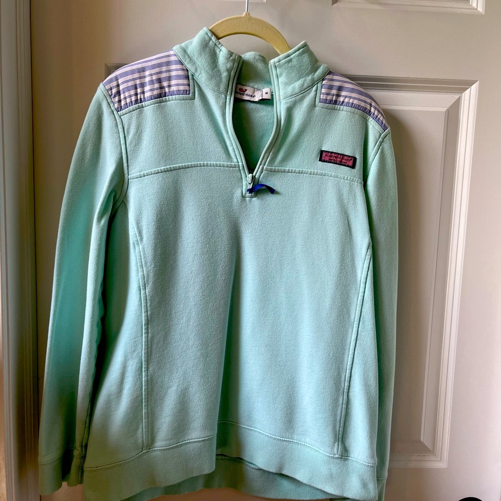 Vineyard Vines sweatshirt size M